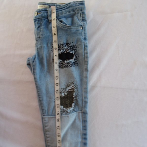 Levi's Girl's Custome Hand Embroidered Jeans 14 - Picture 8 of 16